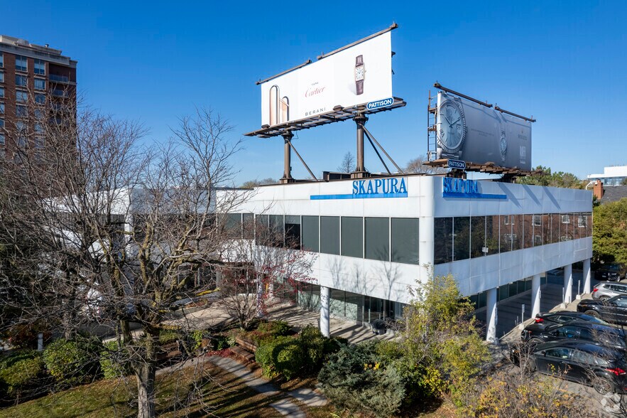 500 Sheppard Ave E, Toronto, ON à louer - Photo de l’immeuble – Image 2 sur 5