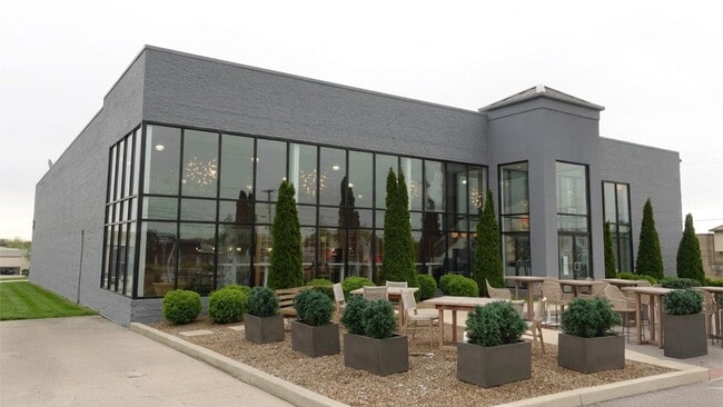 Plus de détails pour 7373 Market St, Boardman, OH - Local commercial à vendre