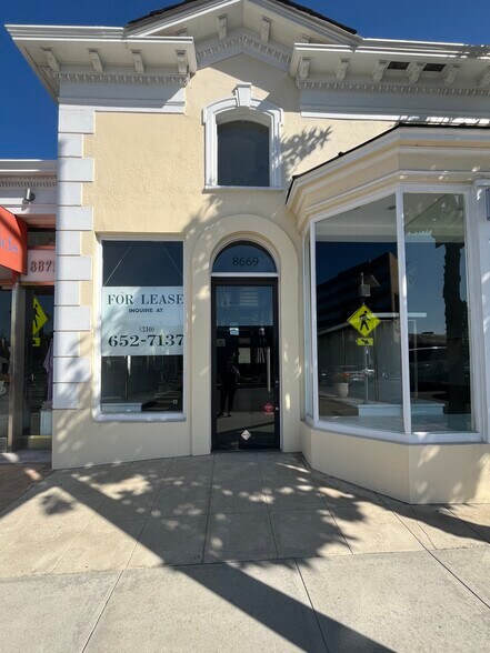 8625-8673 W Sunset Blvd, West Hollywood, CA à louer - Photo de l’immeuble – Image 2 sur 10