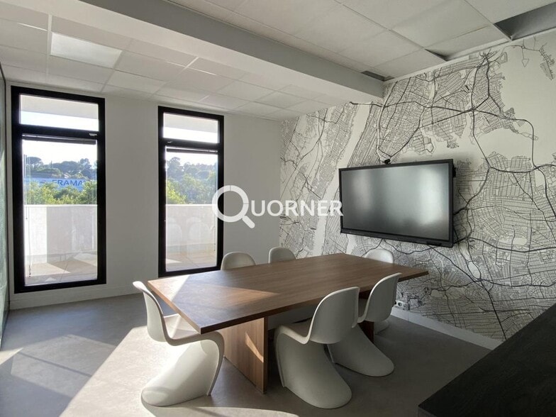 Bureau dans Frejus à vendre - Photo de l’immeuble – Image 3 sur 6