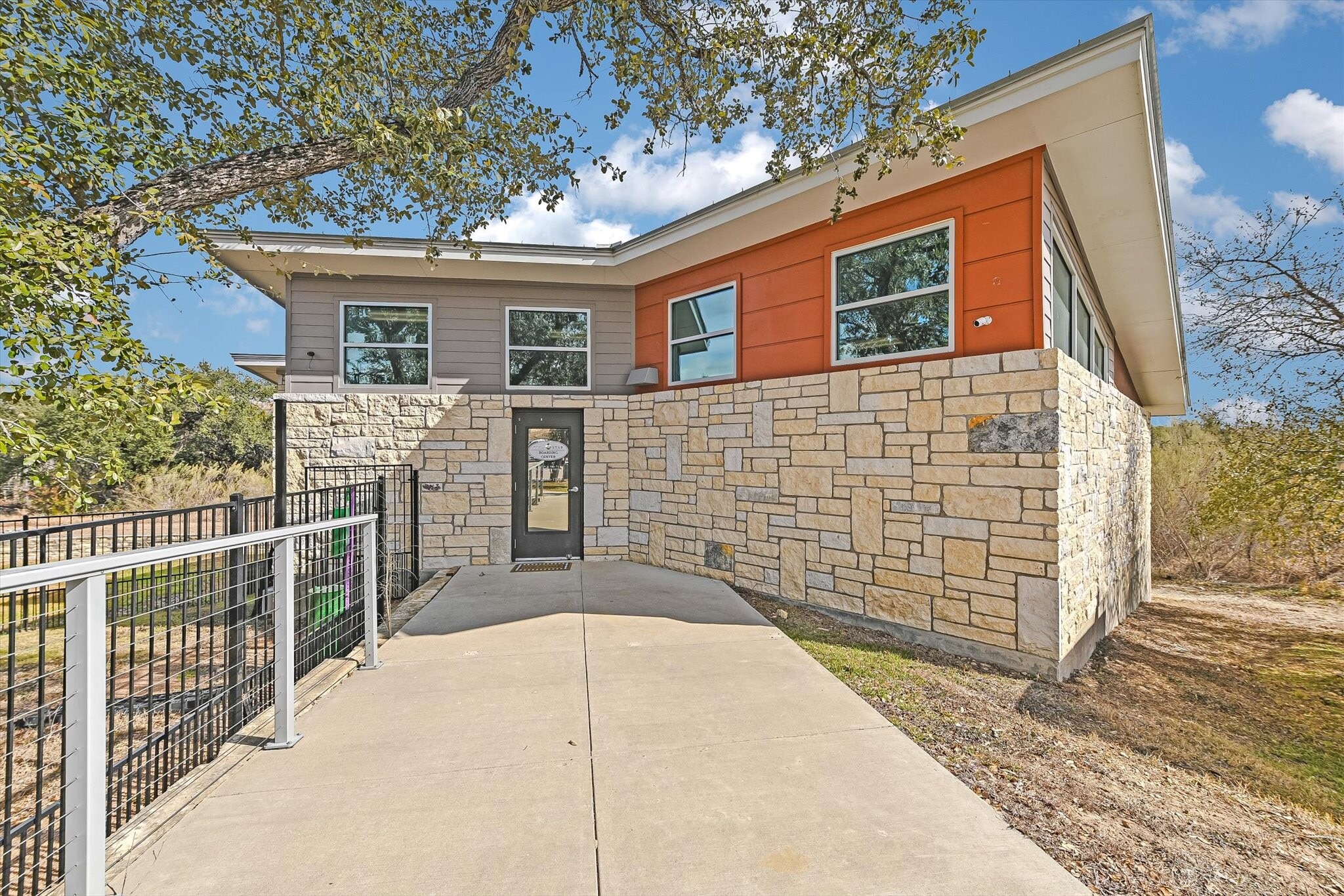 15314 W State Highway 71, Bee Cave, TX à louer Photo de l’immeuble– Image 1 sur 15