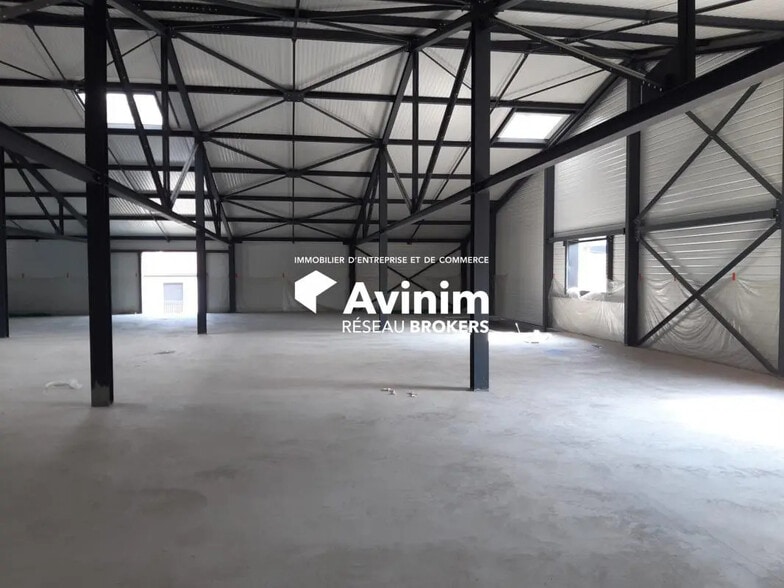 Local d’activités dans Chambéry à louer - Photo intérieure – Image 2 sur 3