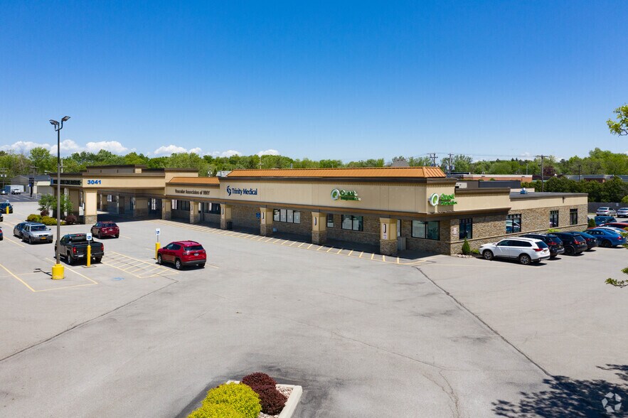 3021-3041 Orchard Park Rd, Orchard Park, NY à louer - Photo de l’immeuble – Image 2 sur 9