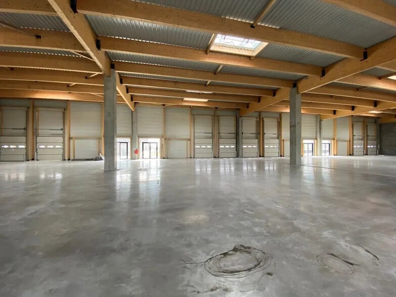 Local d’activités dans Lezennes à louer - Photo de l’immeuble – Image 3 sur 11