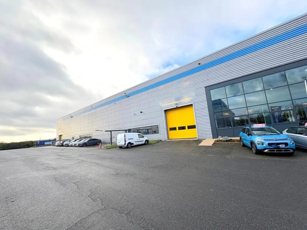 Industriel/Logistique dans Taverny à louer Photo de l’immeuble– Image 1 sur 9