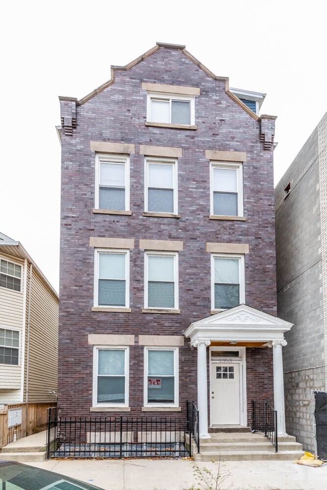 2353 W 18th Pl, Chicago, IL à vendre Photo principale– Image 1 sur 14