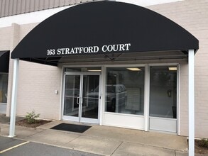 163 Stratford Ct, Winston-Salem, NC à louer Hall d’entrée– Image 1 sur 4