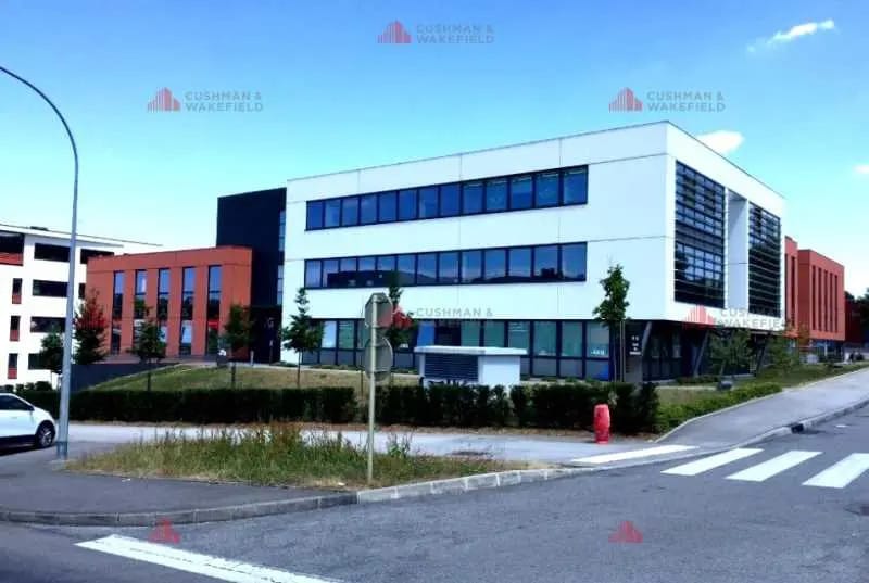 Bureau dans Besançon à louer - Photo de l’immeuble – Image 1 sur 4