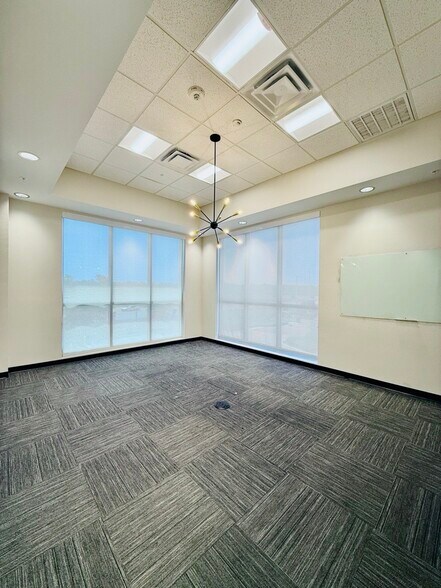 11541 Trinity Blvd, Trinity, FL à louer - Photo de l’immeuble – Image 3 sur 17