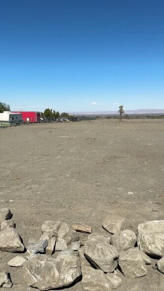 0 Acacia Rd, Pinon Hills, CA à louer - Vidéo sur l’annonce professionnelle – Image 2 sur 10