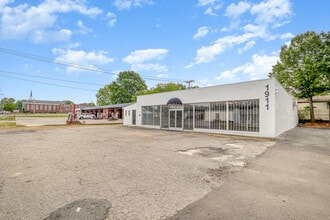 1911 E Ozark Ave, Gastonia, NC à vendre Photo intérieure– Image 2 sur 13