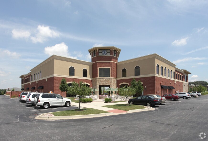 9645 Lincoln-Way Ln, Frankfort, IL à louer - Photo de l’immeuble – Image 3 sur 66