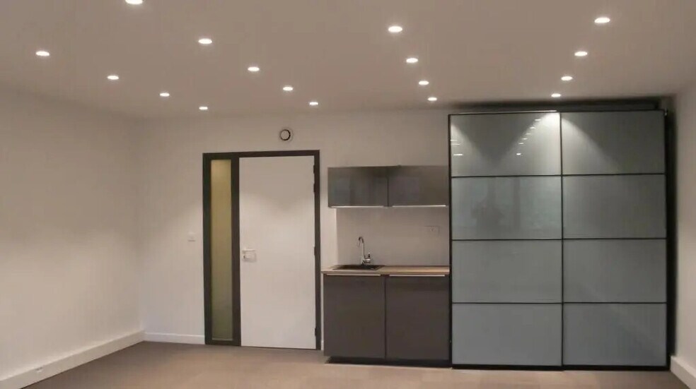 Bureau dans Champs-sur-Marne à louer - Photo de l’immeuble – Image 2 sur 5