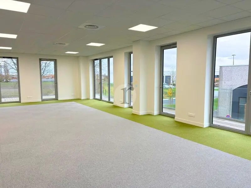 Local commercial dans Saint-André-lez-Lille à louer Photo intérieure– Image 1 sur 9