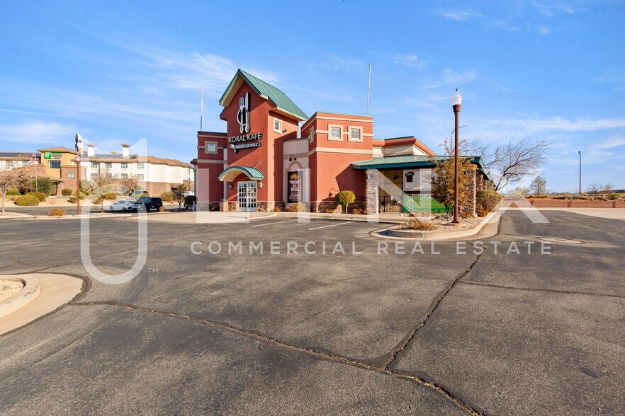 2400 N Town Center Dr, Washington, UT à vendre - Photo de l’immeuble – Image 2 sur 10