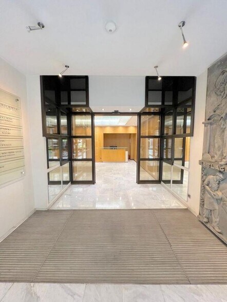 Bureau dans Paris à louer - Hall d’entrée – Image 2 sur 5