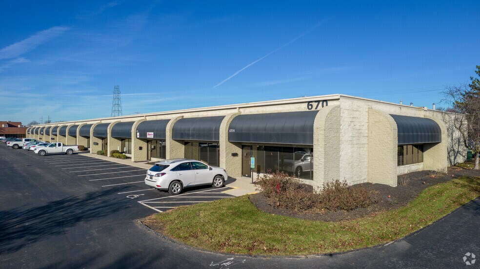 640 Lakeview Plaza Blvd, Columbus, OH à louer - Photo principale – Image 1 sur 12