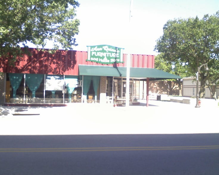 409-413 Commercial St, Atchison, KS à louer - Photo de l’immeuble – Image 2 sur 4