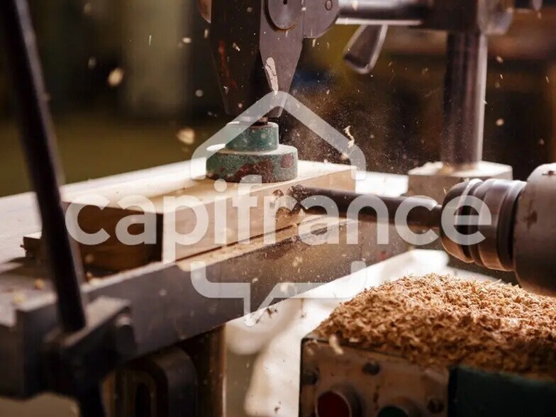 Bureau dans Montlhéry à vendre - Photo de l’immeuble – Image 2 sur 2