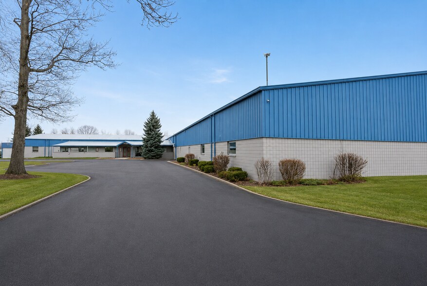 9147-9197 E MI State Road 36, Whitmore Lake, MI à louer - Photo de l’immeuble – Image 3 sur 6