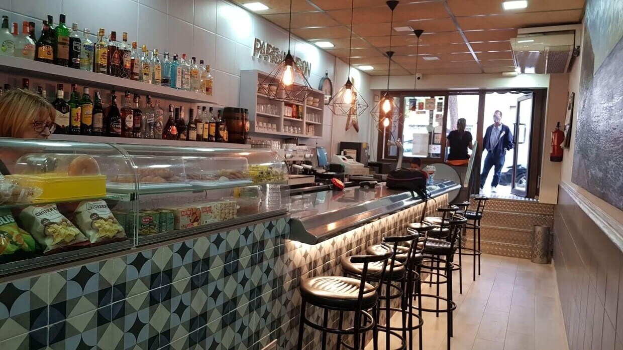 Local commercial dans Barcelone, Barcelona à louer Photo intérieure– Image 1 sur 17