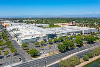 Plus de détails pour 3636 N Blackstone Ave, Fresno, CA - Local commercial à louer