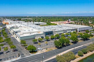 Plus de détails pour 3636 N Blackstone Ave, Fresno, CA - Local commercial à louer