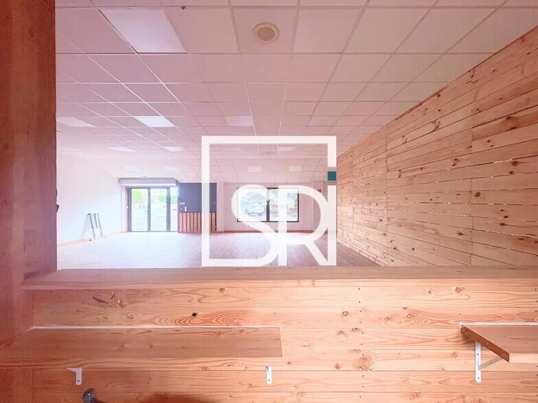 Local commercial dans Le Cendre à louer - Photo de l’immeuble – Image 2 sur 10