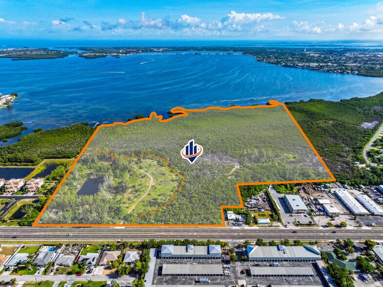 9000 Cortez Rd W, Bradenton, FL à vendre - Photo de l’immeuble – Image 1 sur 7