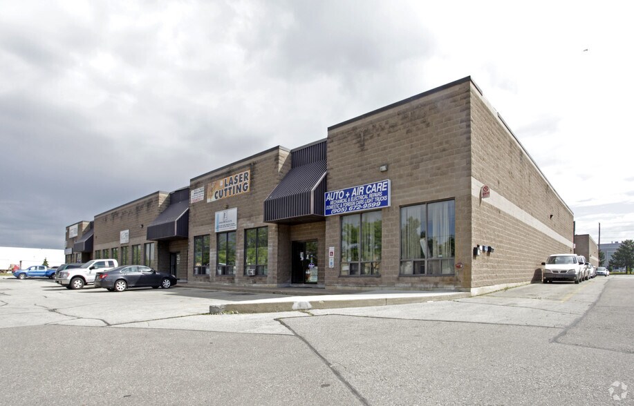 7195 Tranmere Dr, Mississauga, ON à louer - Photo principale – Image 1 sur 6