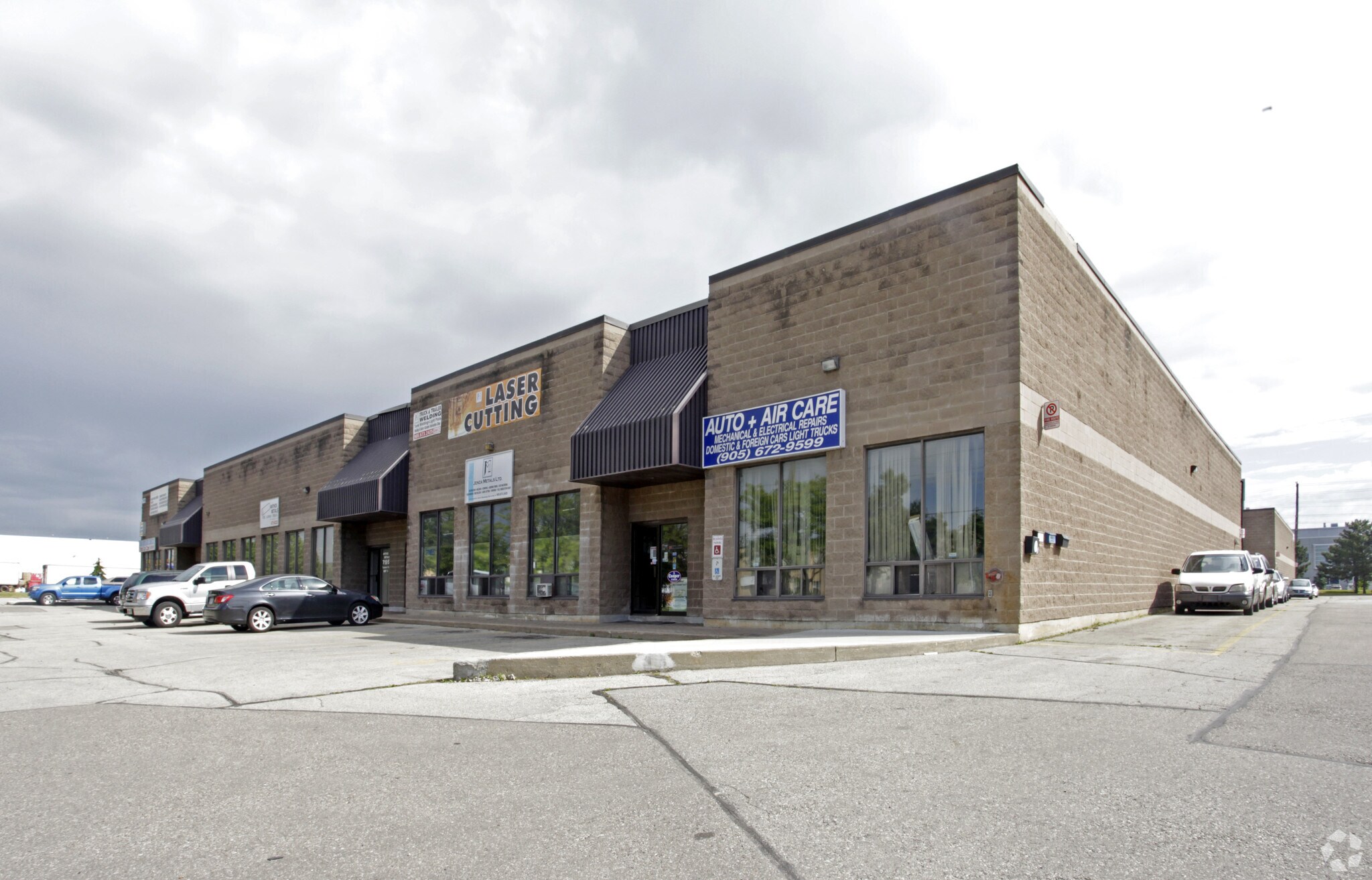 7195 Tranmere Dr, Mississauga, ON à louer Photo principale– Image 1 sur 7