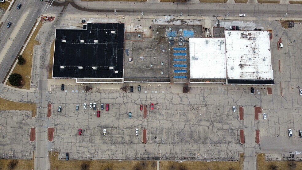 1319-1413 Creston Park Dr, Janesville, WI à vendre - Photo de l’immeuble – Image 2 sur 17