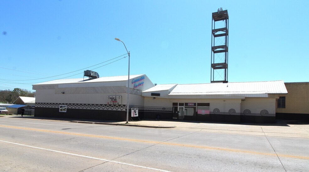 100 E Downing St, Tahlequah, OK à vendre - Photo de l’immeuble – Image 2 sur 17