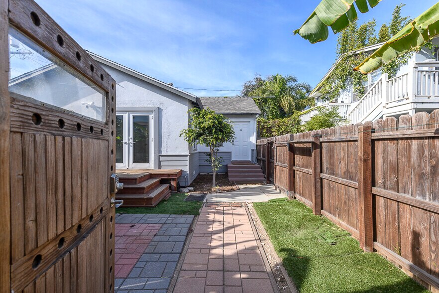 1824 10th St, Santa Monica, CA à vendre - Photo de l’immeuble – Image 1 sur 11