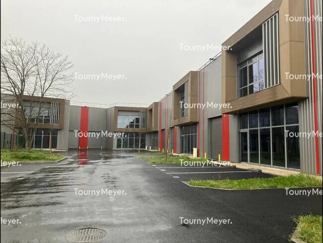 Plus de détails pour Local d'activités à louer