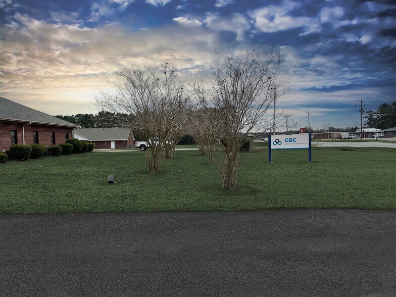 2208 James B White Hwy N, Whiteville, NC à vendre - Photo de l’immeuble – Image 3 sur 10