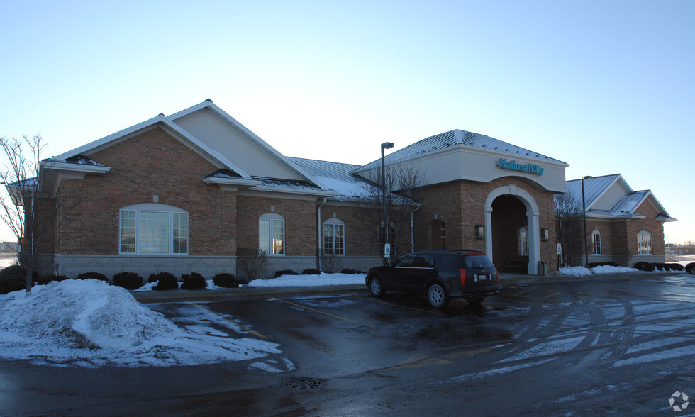 2429 Randall Rd, Carpentersville, IL à louer - Photo de l’immeuble – Image 2 sur 31