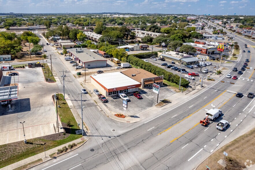 609 Pat Booker Rd, Universal City, TX à vendre - Aérien – Image 1 sur 17