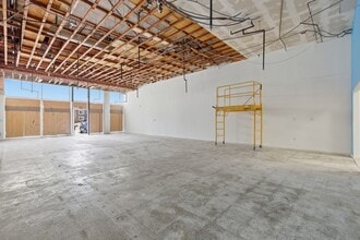 6949 La Tijera Blvd, Los Angeles, CA à louer Photo intérieure– Image 2 sur 4