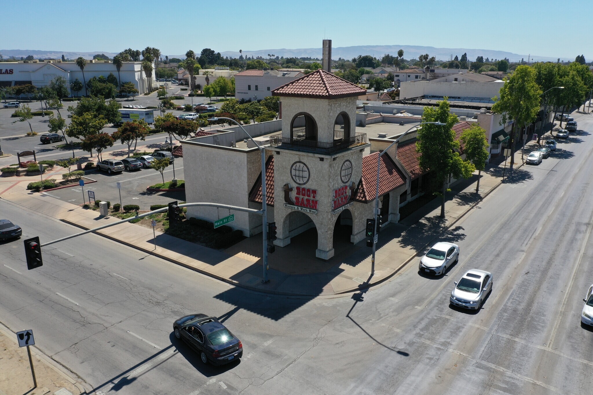 101 S Broadway, Santa Maria, CA à louer Photo de l’immeuble– Image 1 sur 2