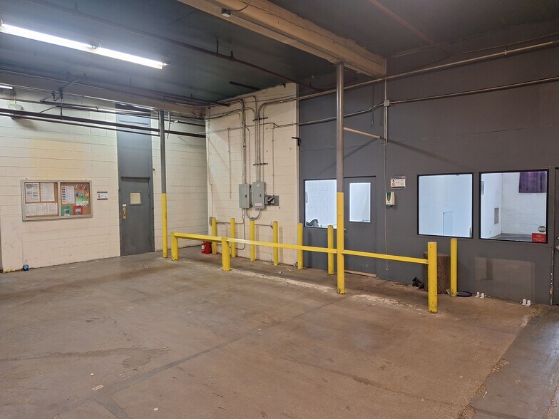 740 N Albany Ave, Chicago, IL à louer - Photo de l’immeuble – Image 2 sur 5
