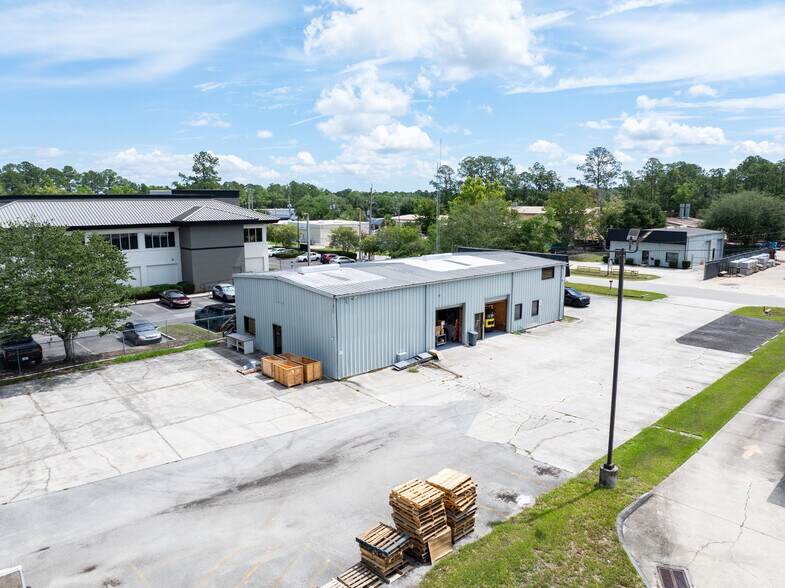 9550 Sunbeam Center Dr, Jacksonville, FL à vendre - Photo de l’immeuble – Image 2 sur 11