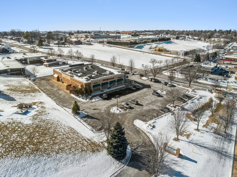 1401 Springdale St, Mount Horeb, WI à vendre - Photo de l’immeuble – Image 3 sur 7