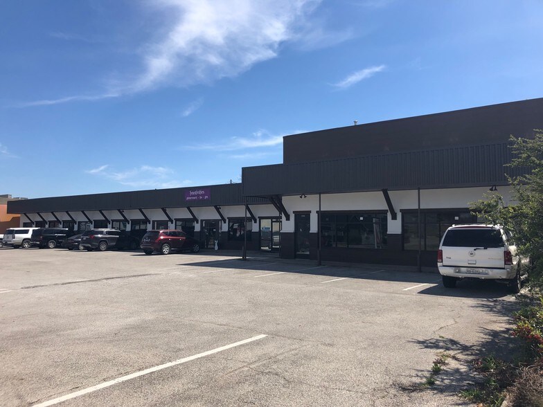 3637 W Vickery Blvd, Fort Worth, TX à louer - Photo de l’immeuble – Image 2 sur 6