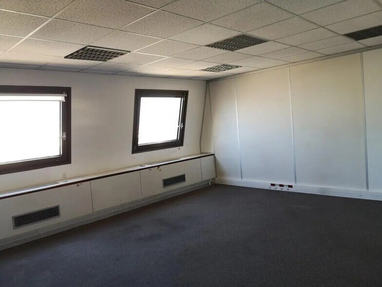1 Rond Point De L'Europe, La Garenne-Colombes à louer - Photo de l’immeuble – Image 2 sur 15