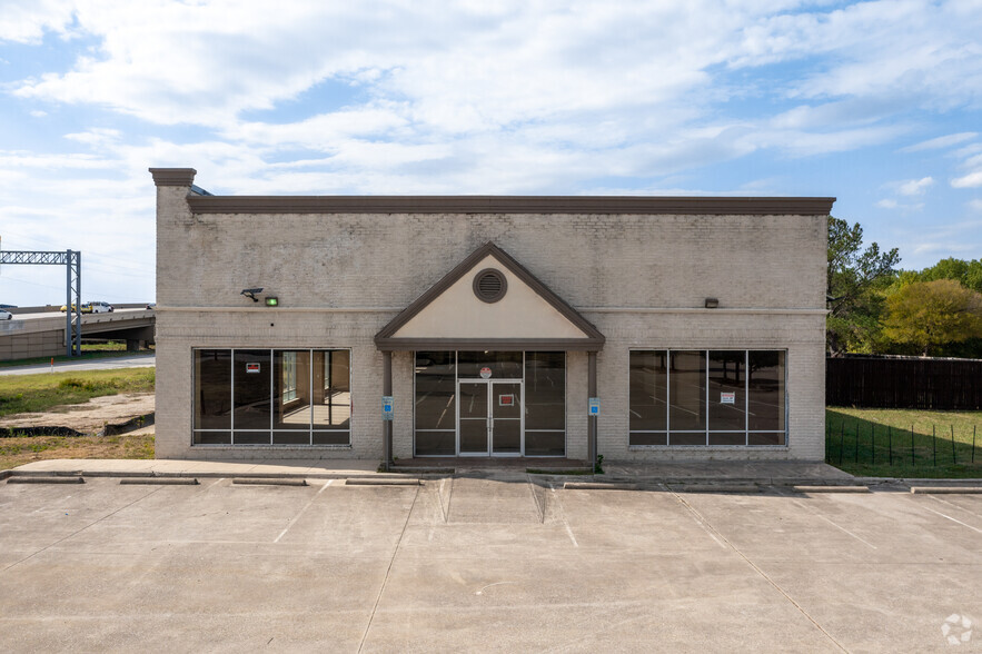 3400 N Stemmons Fwy E, Carrollton, TX à louer - Photo de l’immeuble – Image 2 sur 7