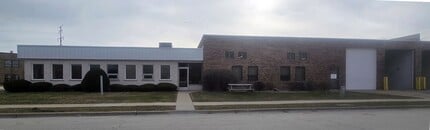 107-131 N Lively Blvd, Elk Grove Village, IL à louer Photo de l’immeuble– Image 1 sur 1