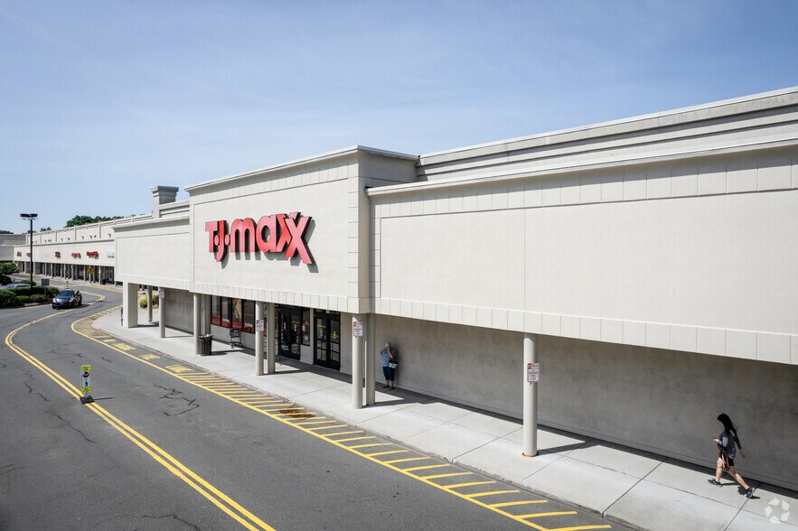 233 N Franklin Tpke, Ramsey, NJ à louer - Photo de l’immeuble – Image 1 sur 6