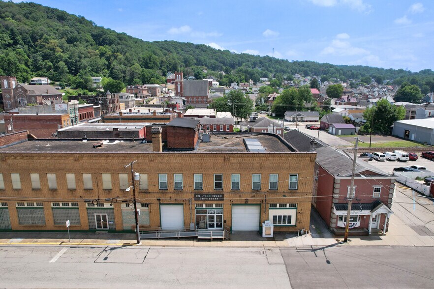 104 S Water St, West Newton, PA à vendre - Photo de l’immeuble – Image 2 sur 29