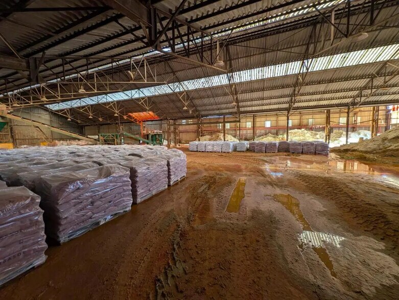 Industriel/Logistique dans Précy-sur-Oise à vendre - Photo de l’immeuble – Image 2 sur 5